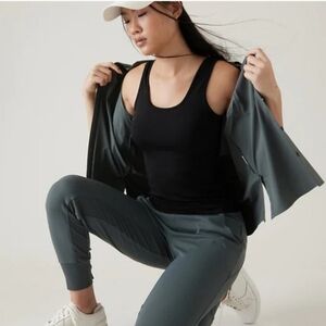 Athleta Renew Scoop Seamless Tank Black M